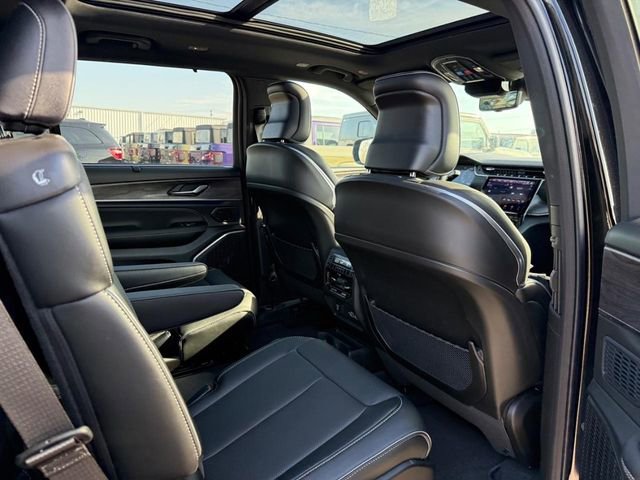New 2025 Jeep Grand Cherokee L Overland w/ Advanced Protech Group III AWD/4WD image 7
