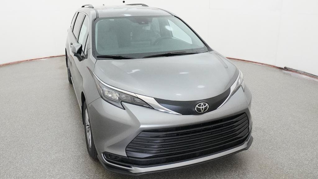 New 2026 Toyota Sienna LE FWD image 17