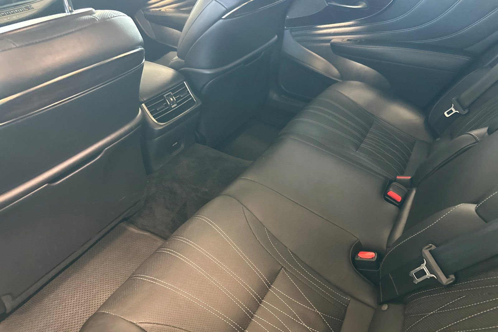 Used 2021 Lexus LS 500 w/ Interior Upgrade Package RWD image 9