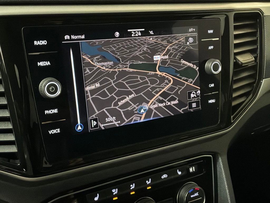 Used 2022 Volkswagen Atlas SEL R-Line image 3