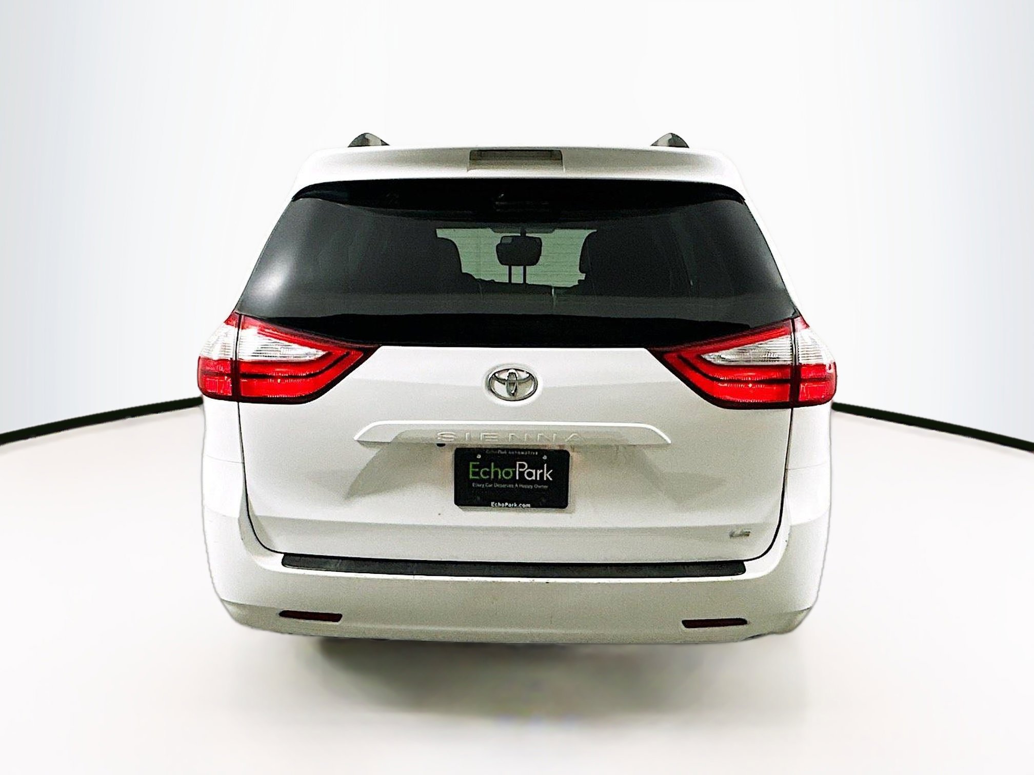 Used 2017 Toyota Sienna LE image 7