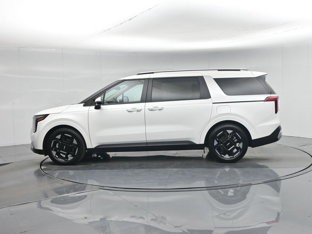Used 2025 Kia Carnival EX image 28