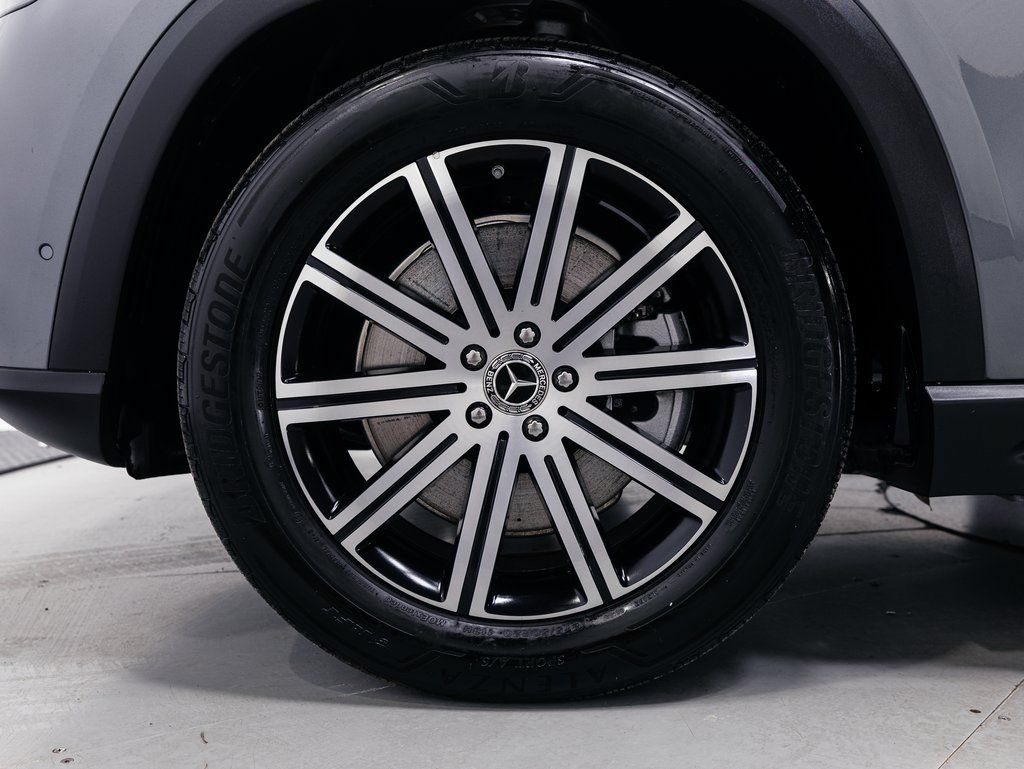 Used 2025 Mercedes-Benz GLE 450e 4MATIC w/ Driver Assistance Package image 38
