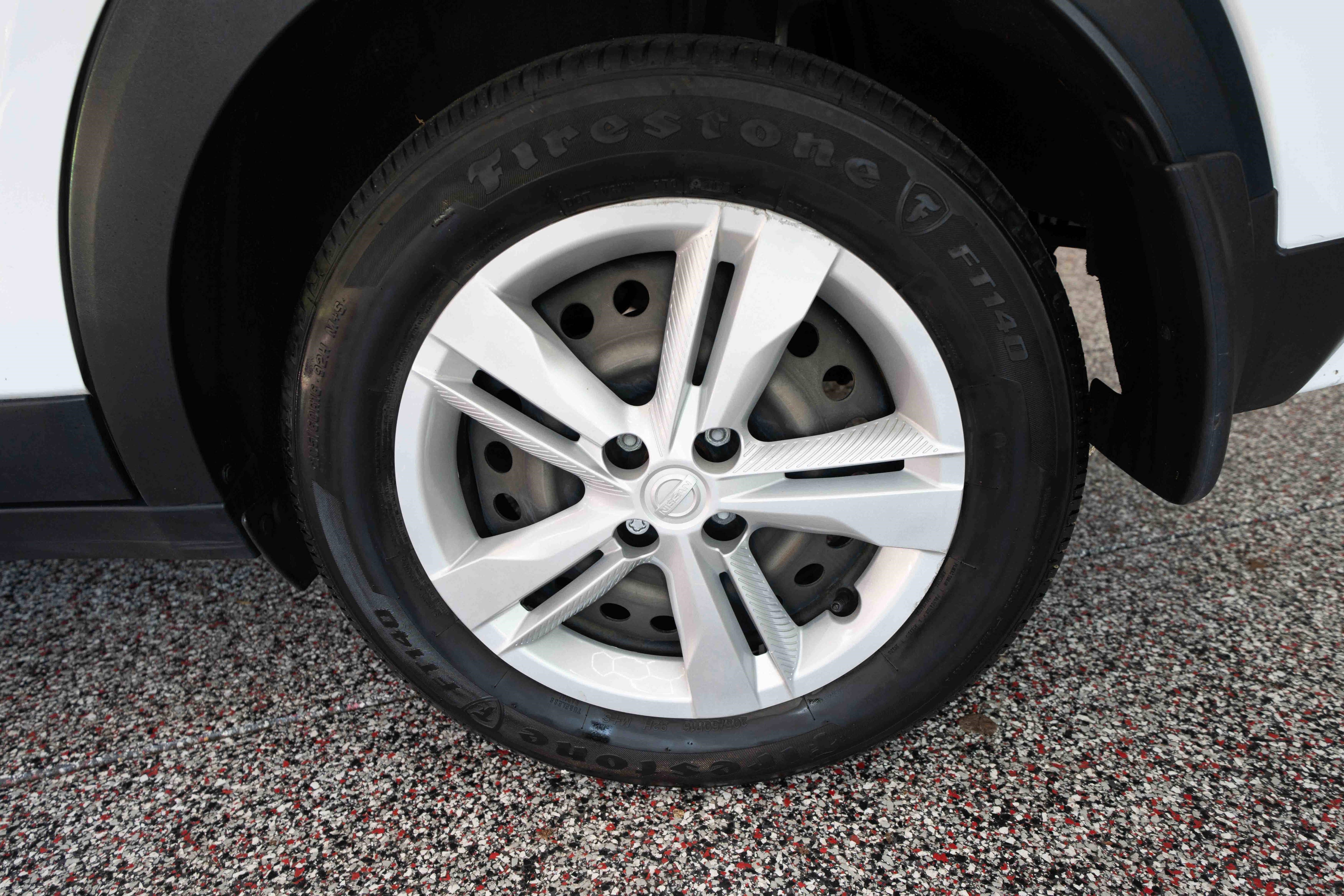 Used 2023 Nissan Kicks S image 28