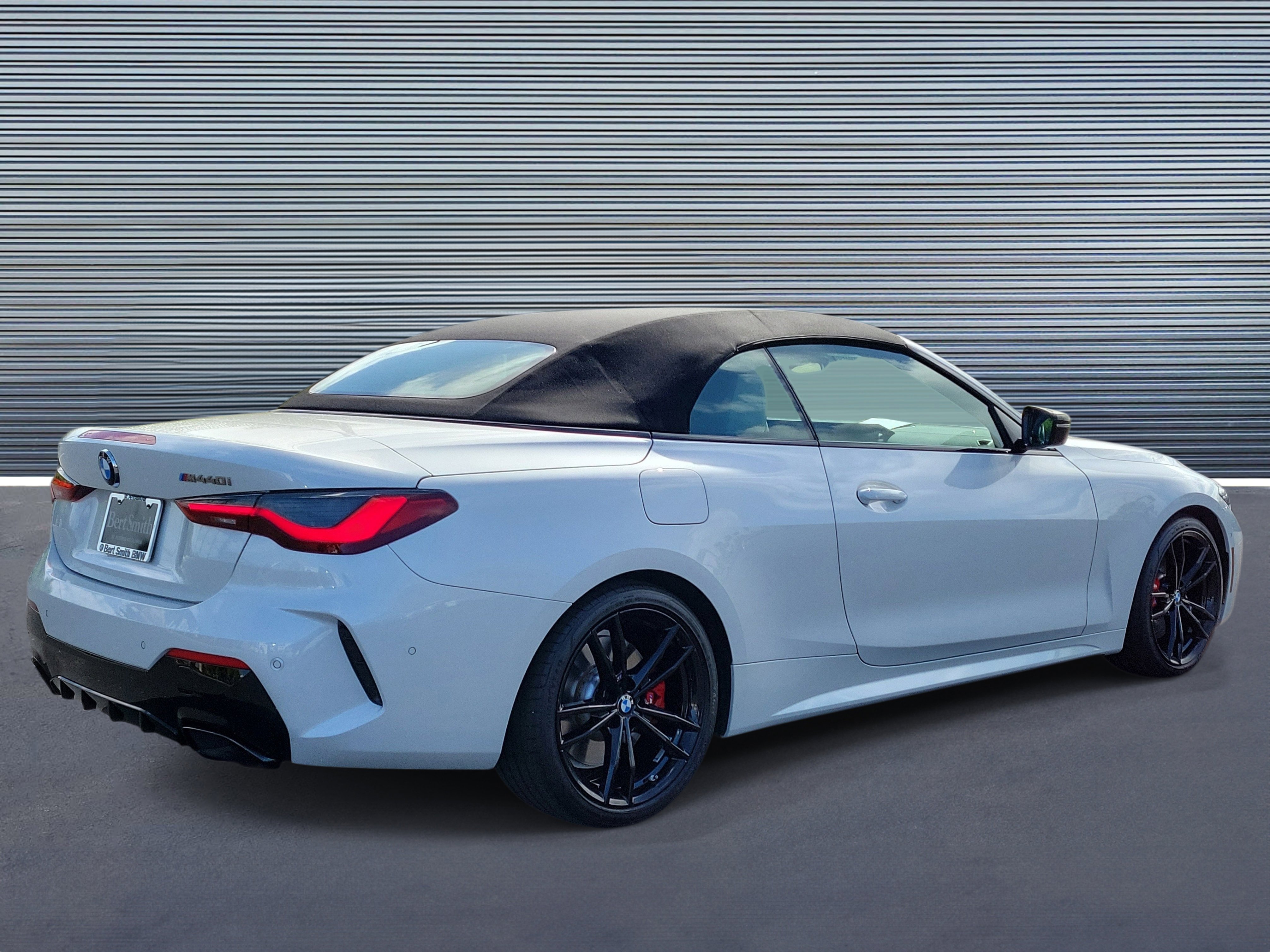 Used 2024 BMW M440i Convertible w/ Premium Package image 3