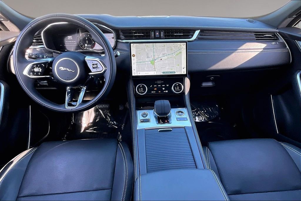 Used 2026 Jaguar F-PACE R-Dynamic S AWD/4WD image 7