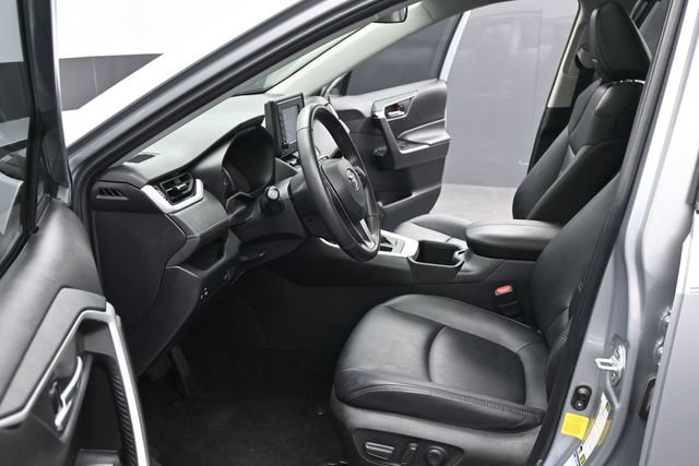 Used 2022 Toyota RAV4 XLE Premium AWD/4WD image 26