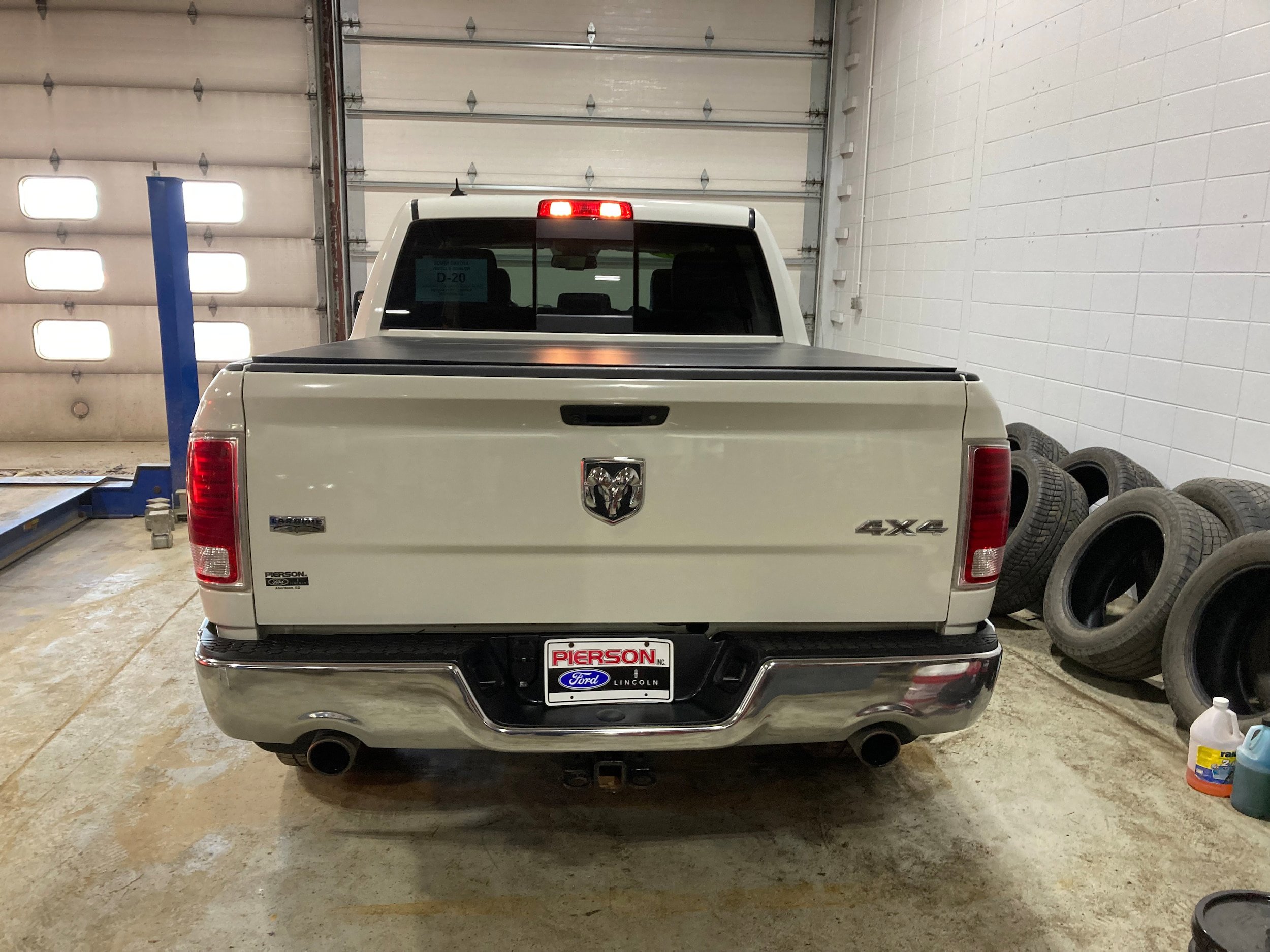 Used 2018 RAM 1500 Laramie w/ Convenience Group AWD/4WD image 16