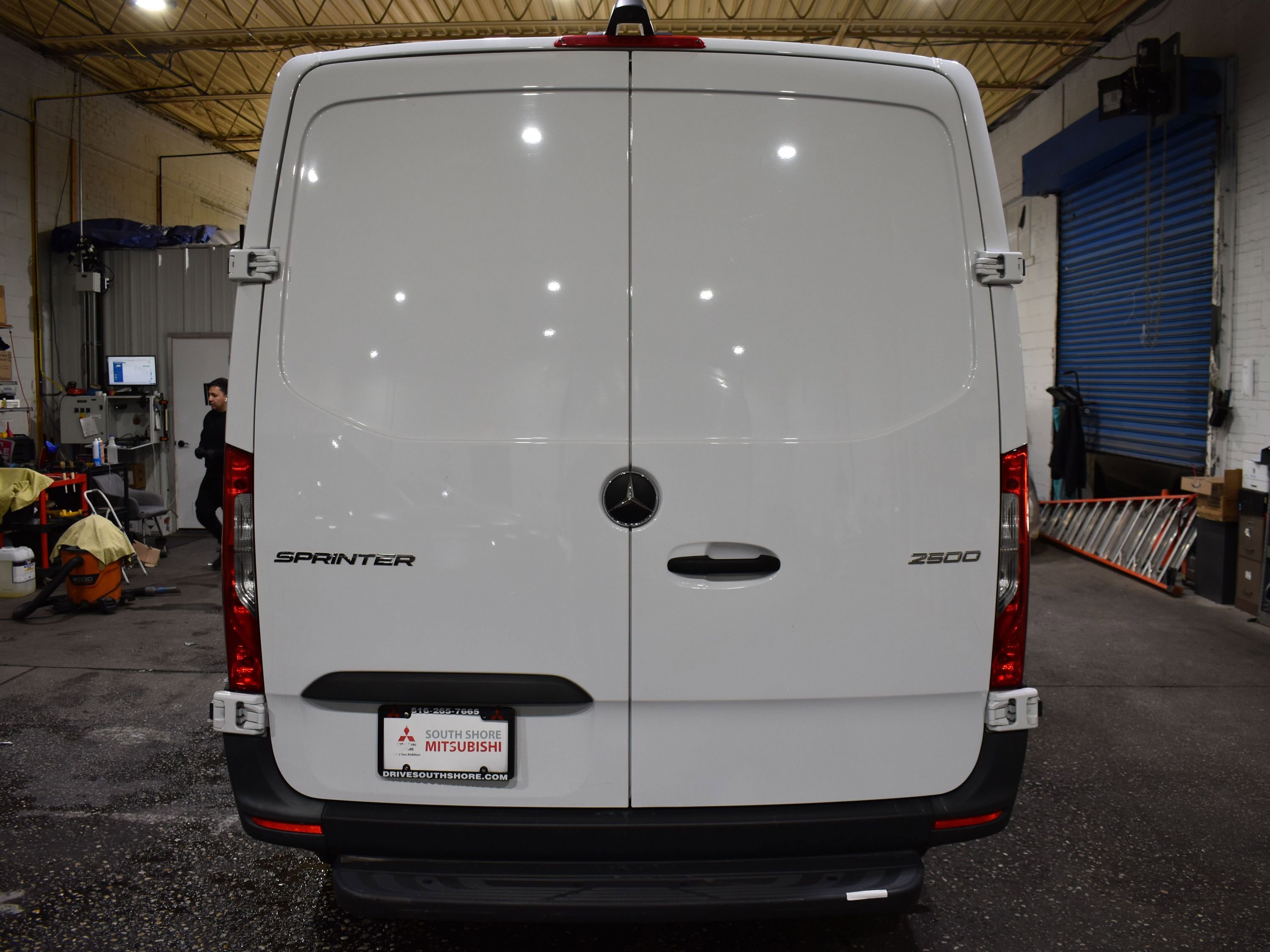 Used 2024 Mercedes-Benz Sprinter 2500 w/ Acoustic Package image 10