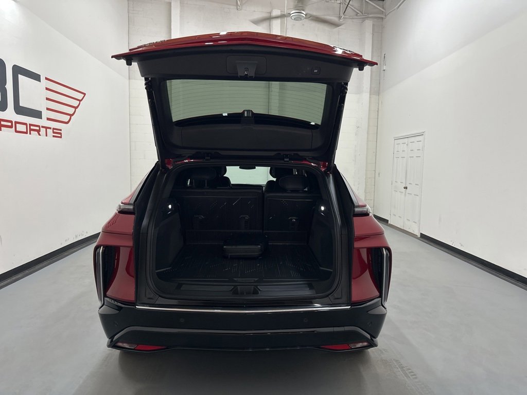 Used 2024 Cadillac Lyriq Luxury w/ LPO, Floor Liner Package image 14