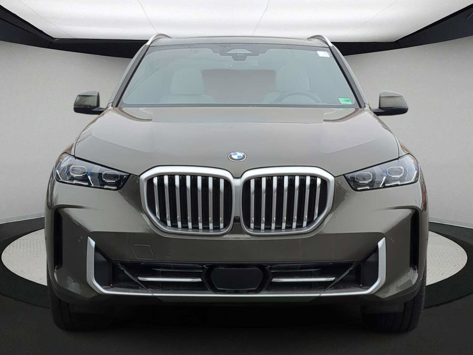Used 2026 BMW X5 xDrive40i w/ Executive Package AWD/4WD image 3
