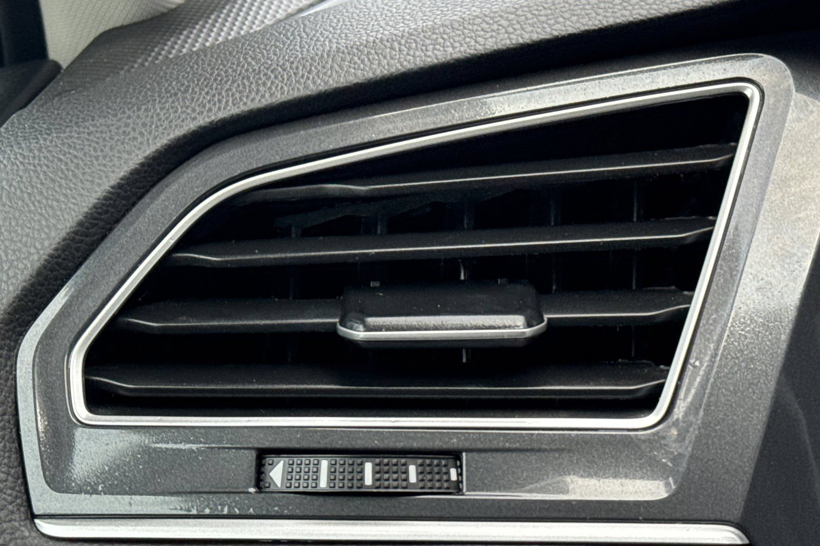 Used 2024 Volkswagen Tiguan Wolfsburg Edition FWD image 26