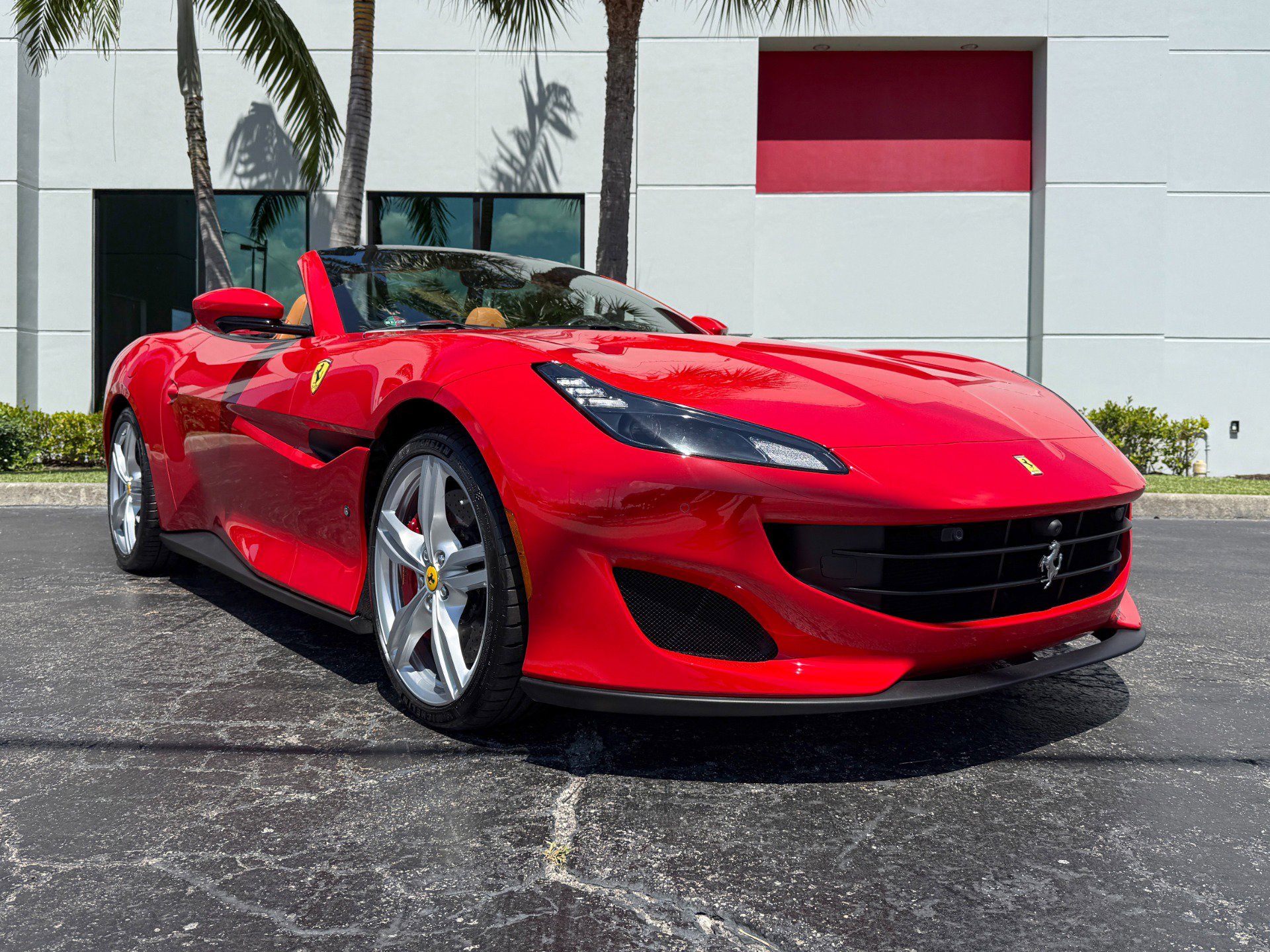 Used 2020 Ferrari Portofino image 4