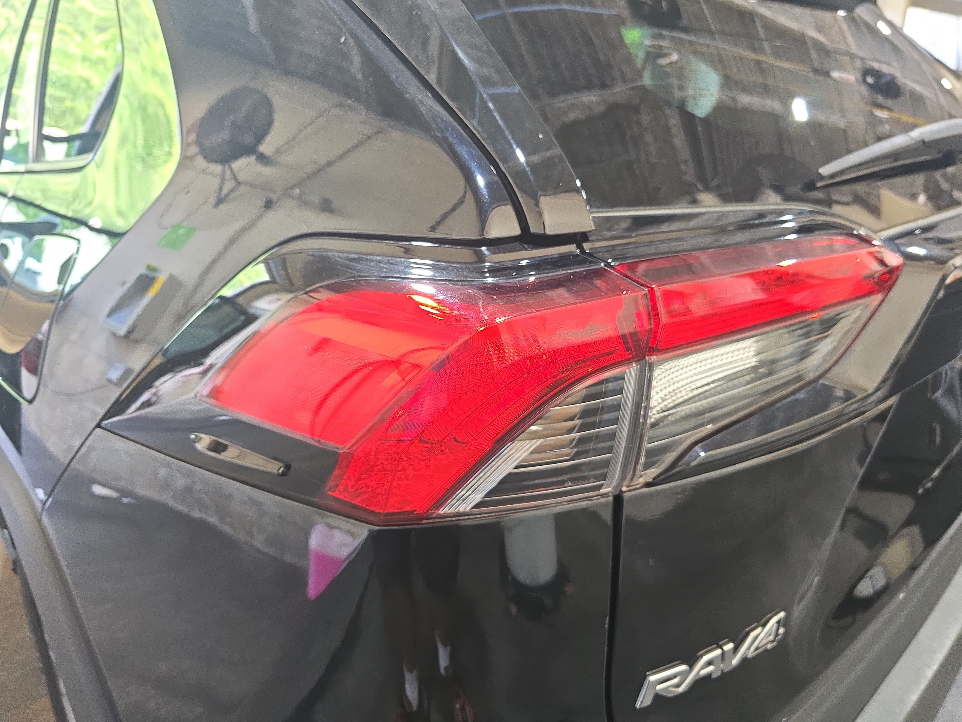 Used 2024 Toyota RAV4 LE AWD/4WD image 33