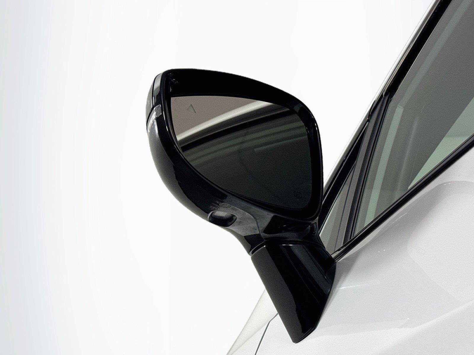 Used 2025 Chrysler Pacifica Limited FWD image 5