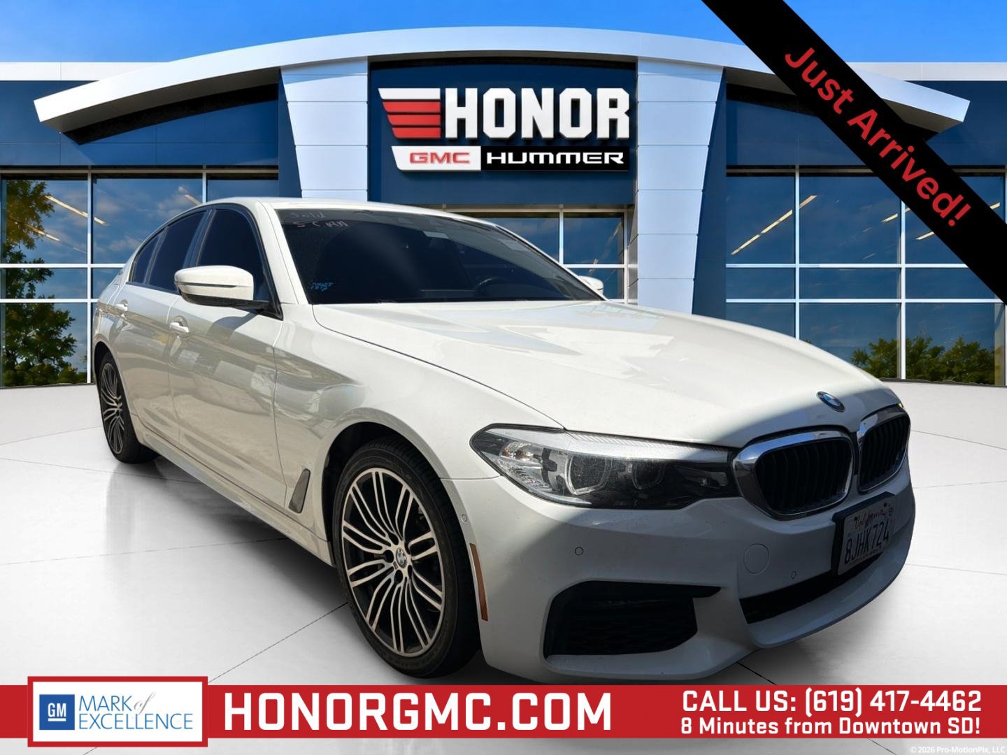 Used 2019 BMW 530e w/ M Sport Package RWD image 1