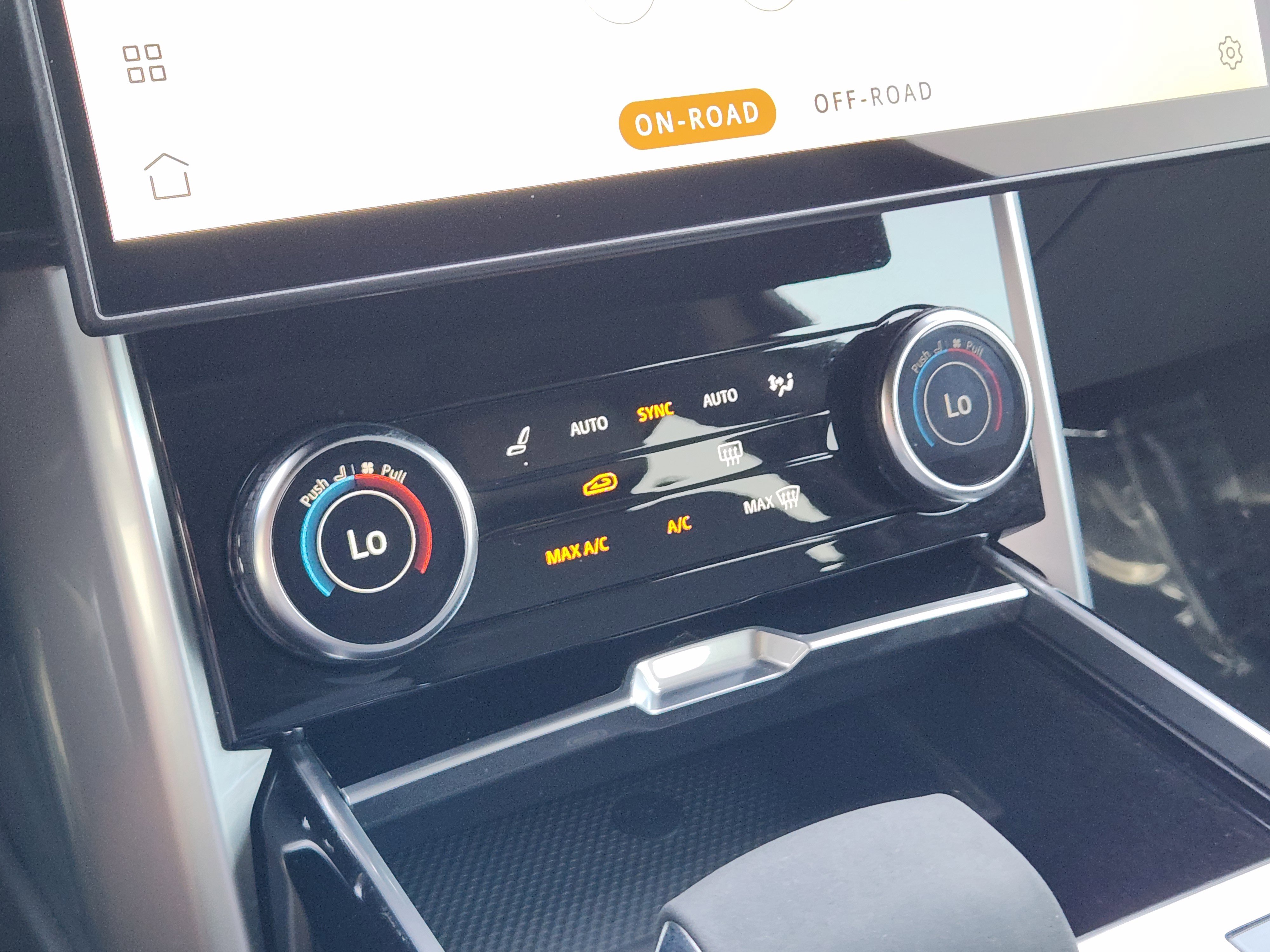 Certified 2023 Land Rover Range Rover SE image 20