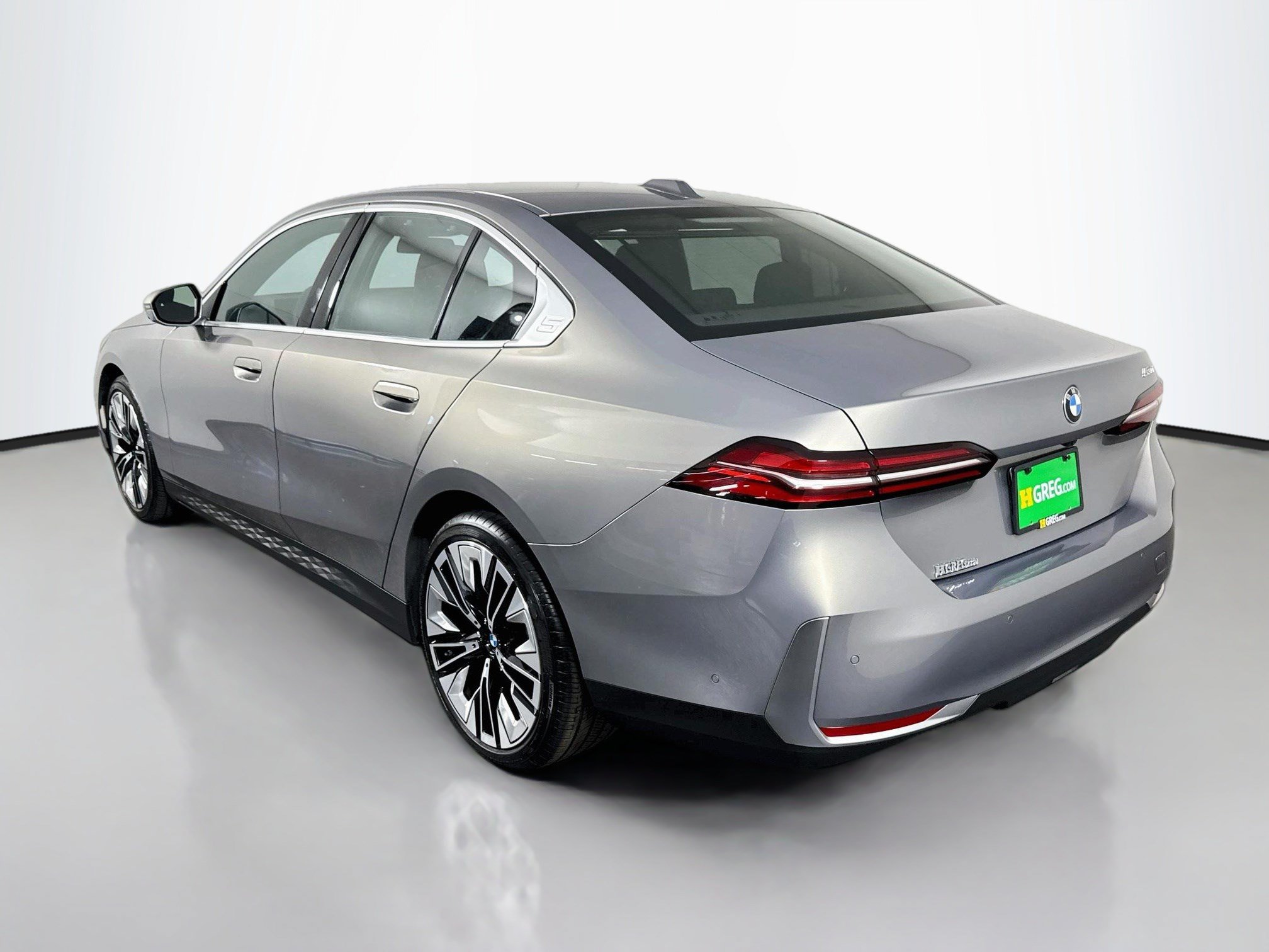Used 2026 BMW 530i RWD image 7