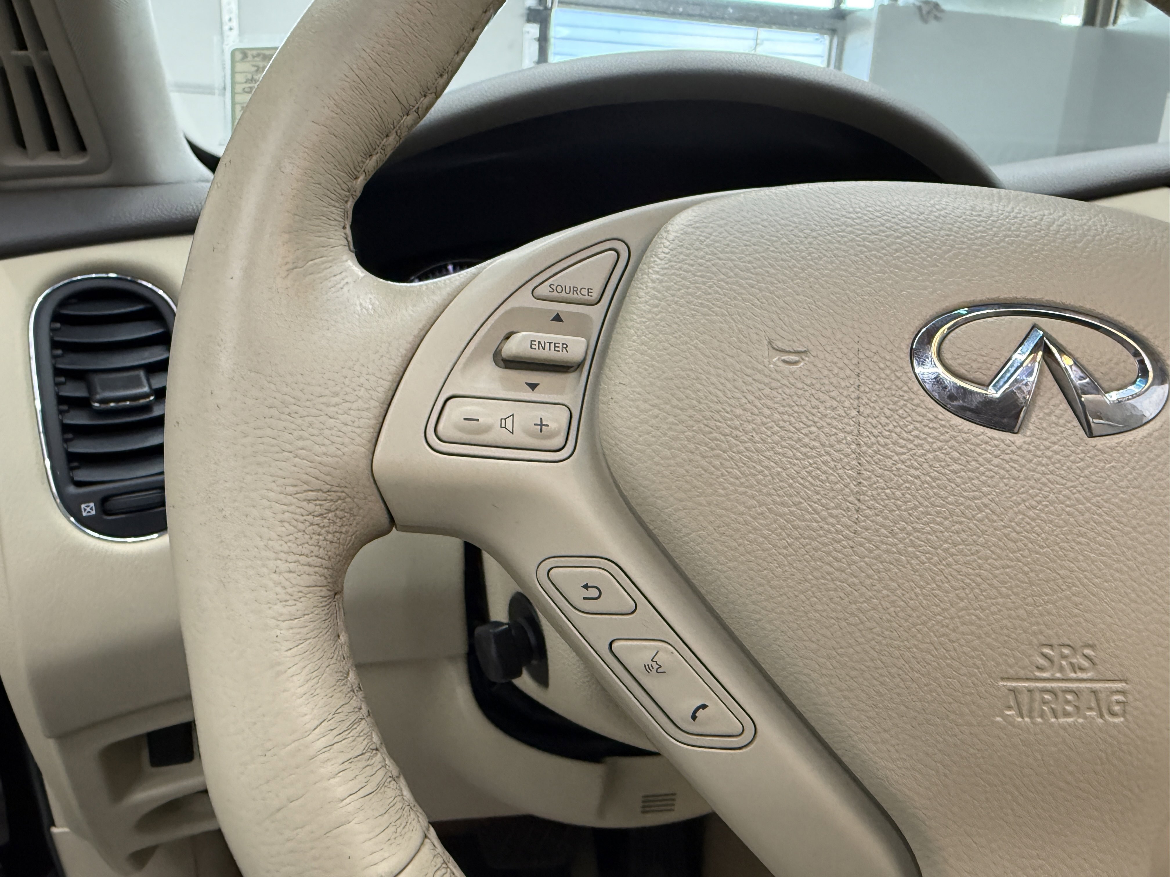 Used 2015 INFINITI QX50 Journey w/ Premium Package image 14