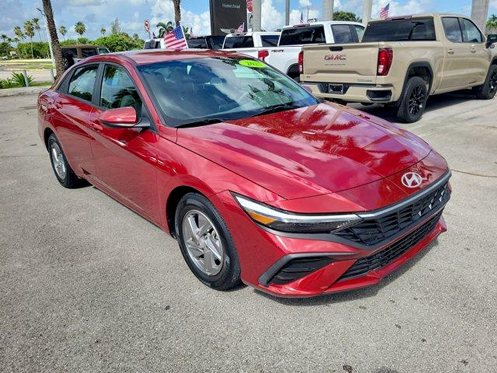 Certified 2025 Hyundai Elantra SE w/ Cargo Package FWD image 3