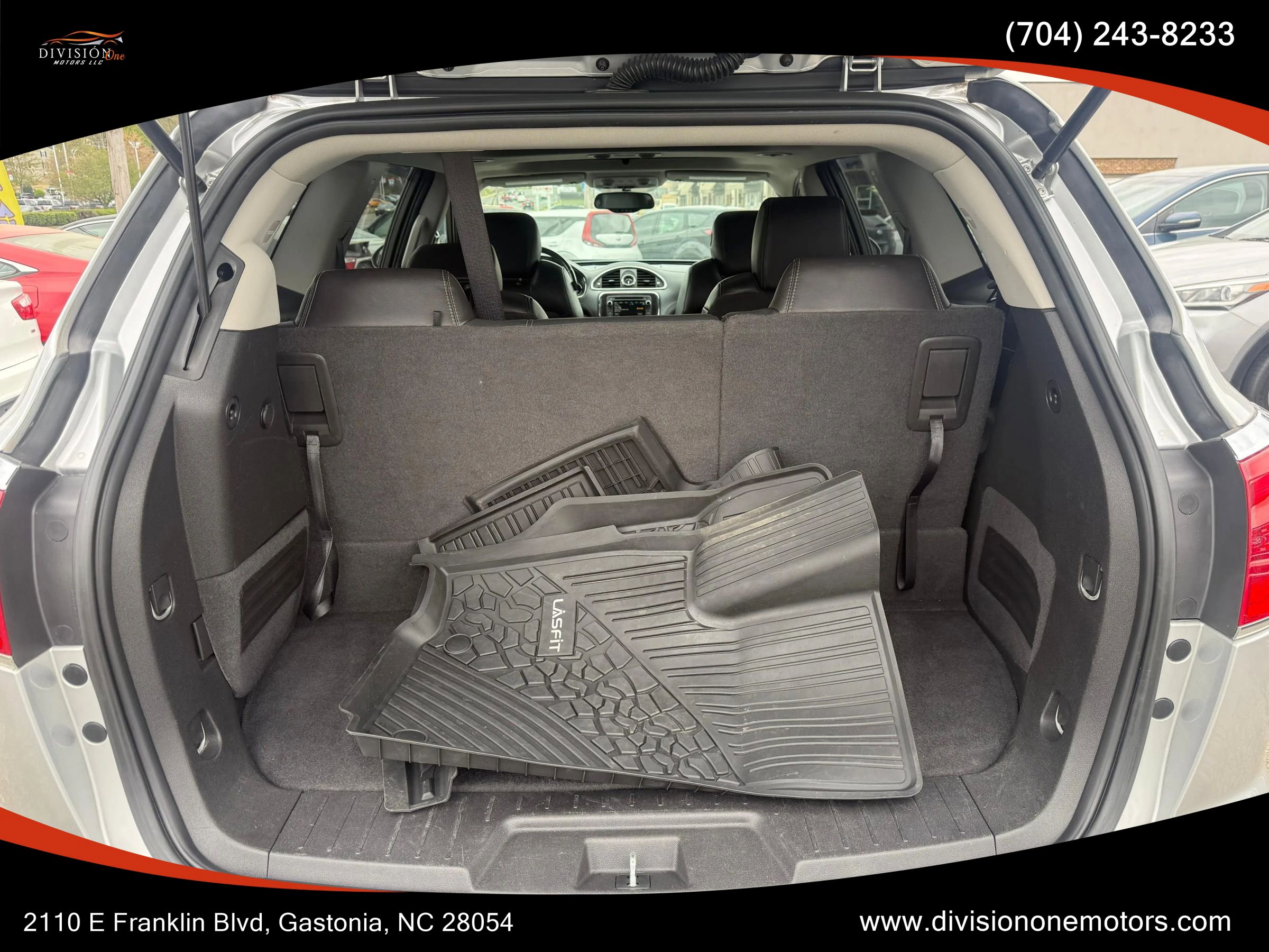 Used 2017 Buick Enclave Leather image 11