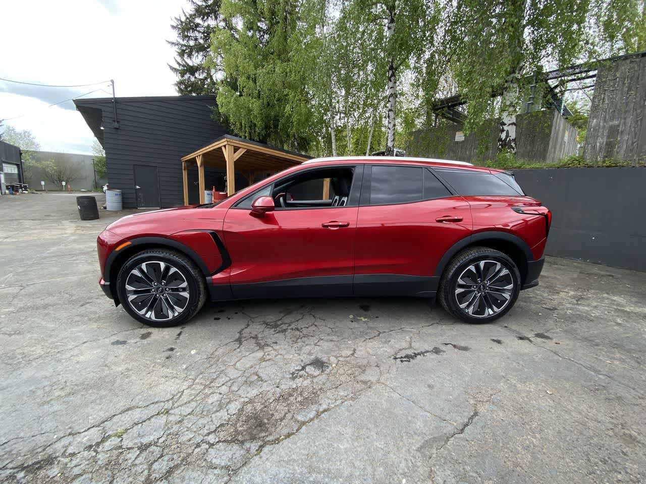 Used 2024 Chevrolet Blazer EV LT AWD/4WD image 3
