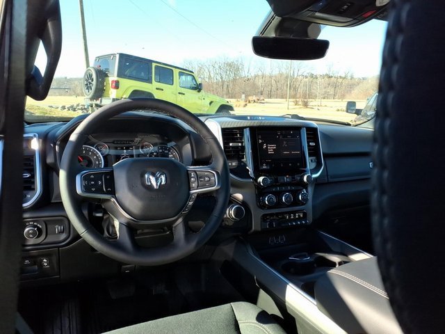 New 2026 RAM 1500 4x4 Crew Cab image 12