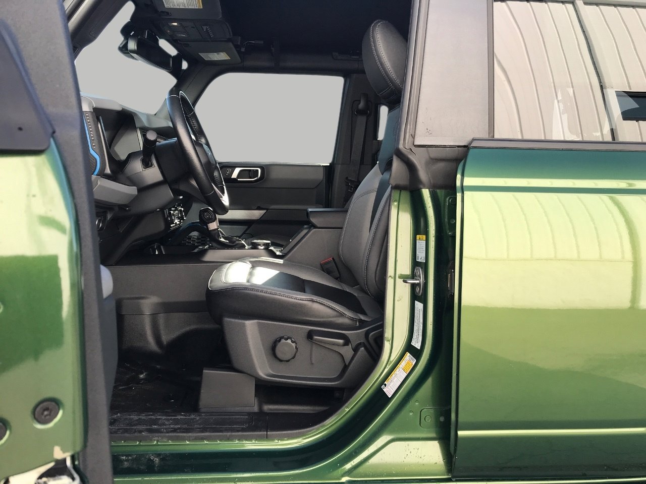 Used 2023 Ford Bronco Black Diamond image 9