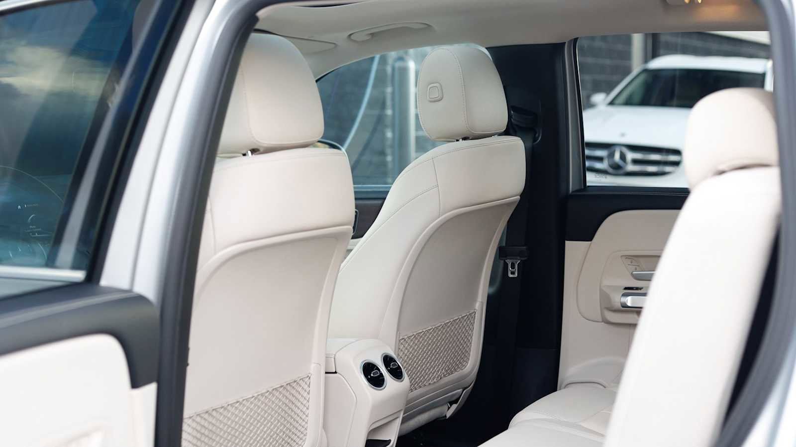 Certified 2023 Mercedes-Benz GLB 250 4MATIC image 30