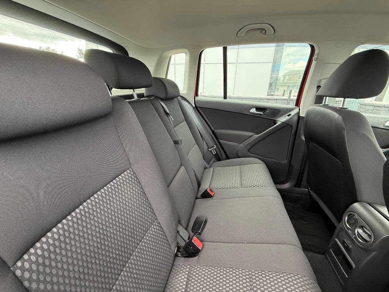 Used 2011 Volkswagen Tiguan S image 14