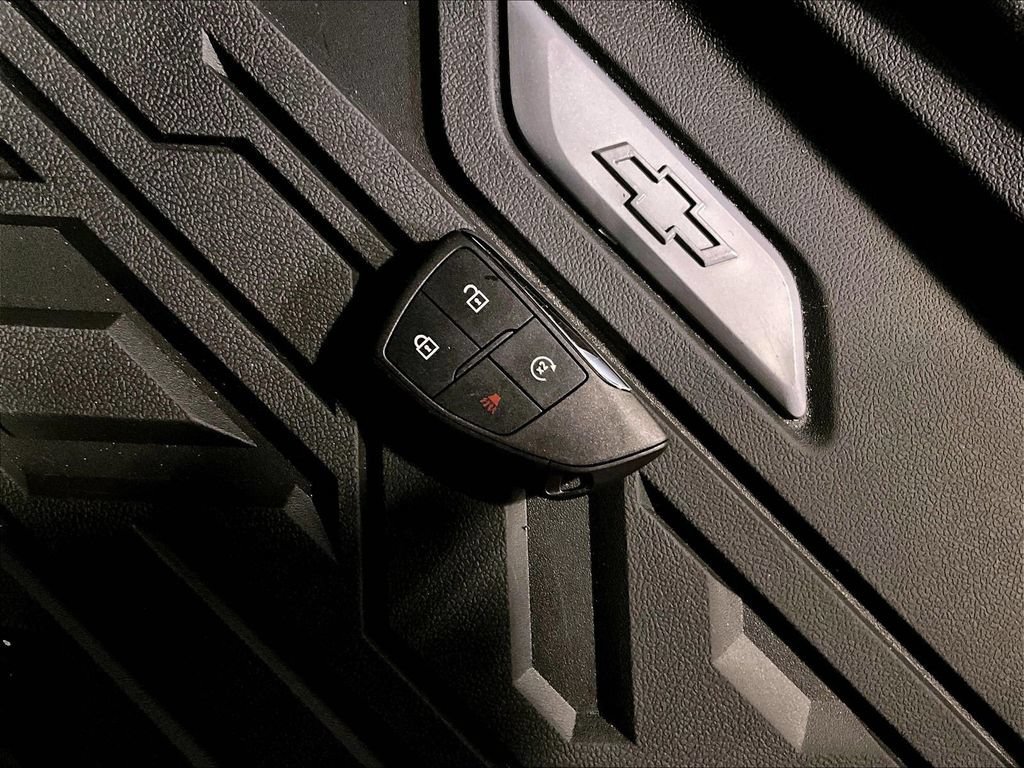Used 2025 Chevrolet Colorado Z71 w/ Technology Package AWD/4WD image 31