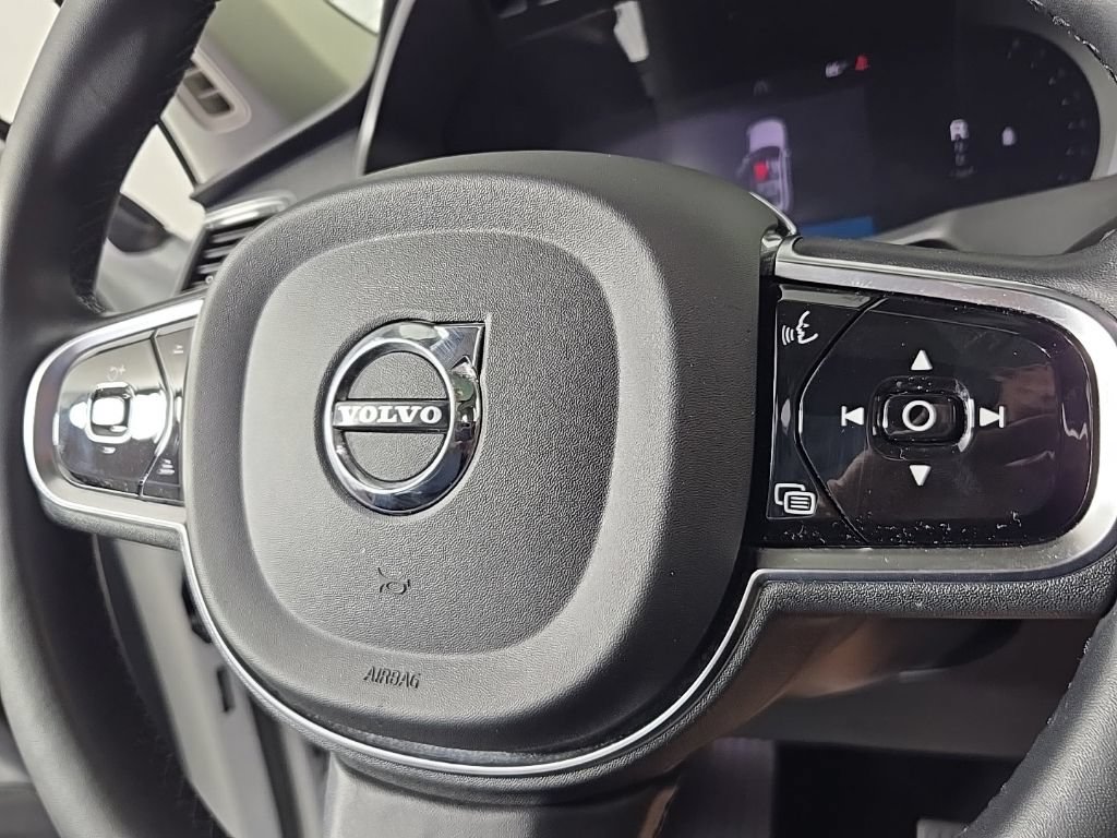 Certified 2023 Volvo XC90 B6 Plus AWD/4WD image 32