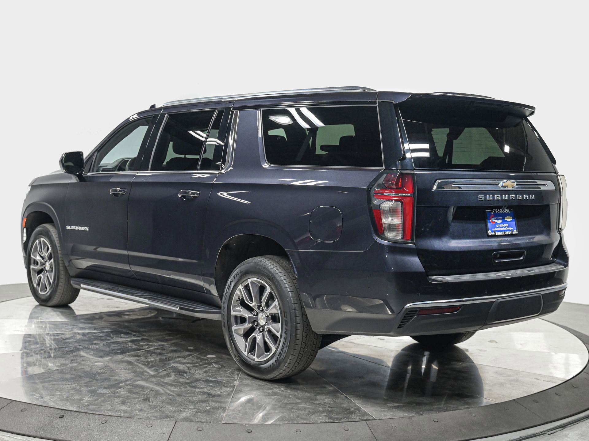 Used 2023 Chevrolet Suburban LS image 4