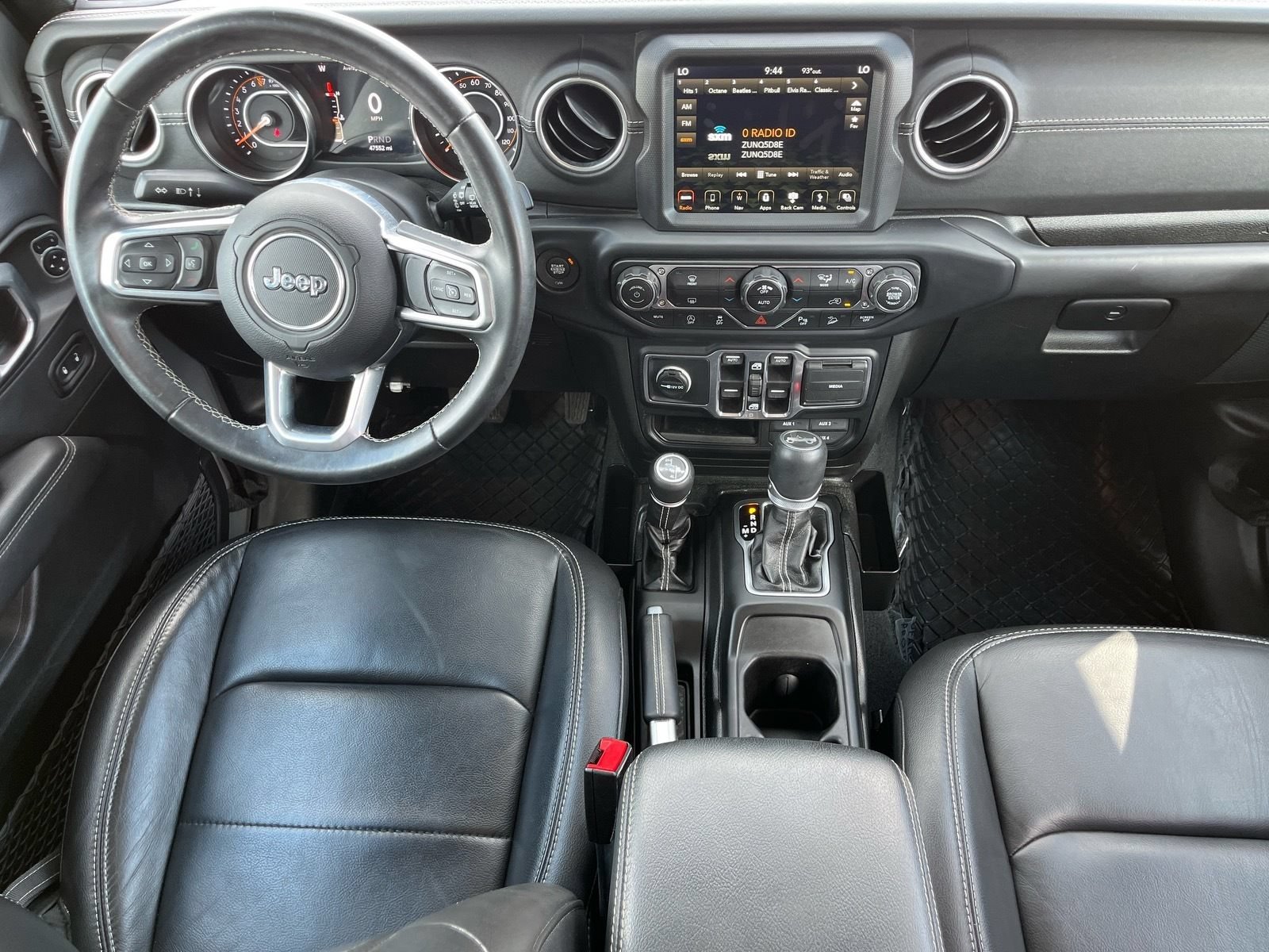 Used 2019 Jeep Wrangler Unlimited Sahara AWD/4WD image 12