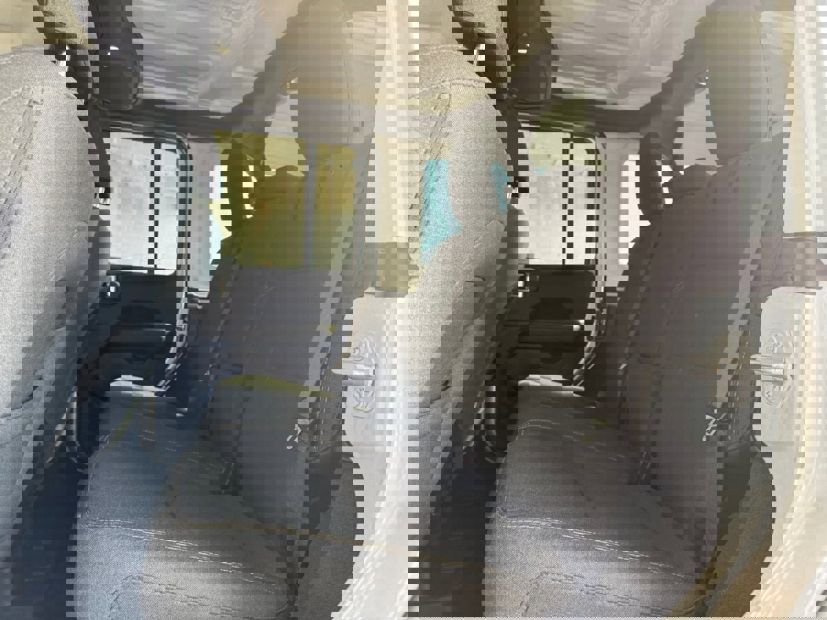 Used 2024 Jeep Wrangler Sahara image 17