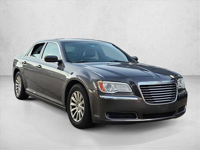 Used 2014 Chrysler 300 image 3