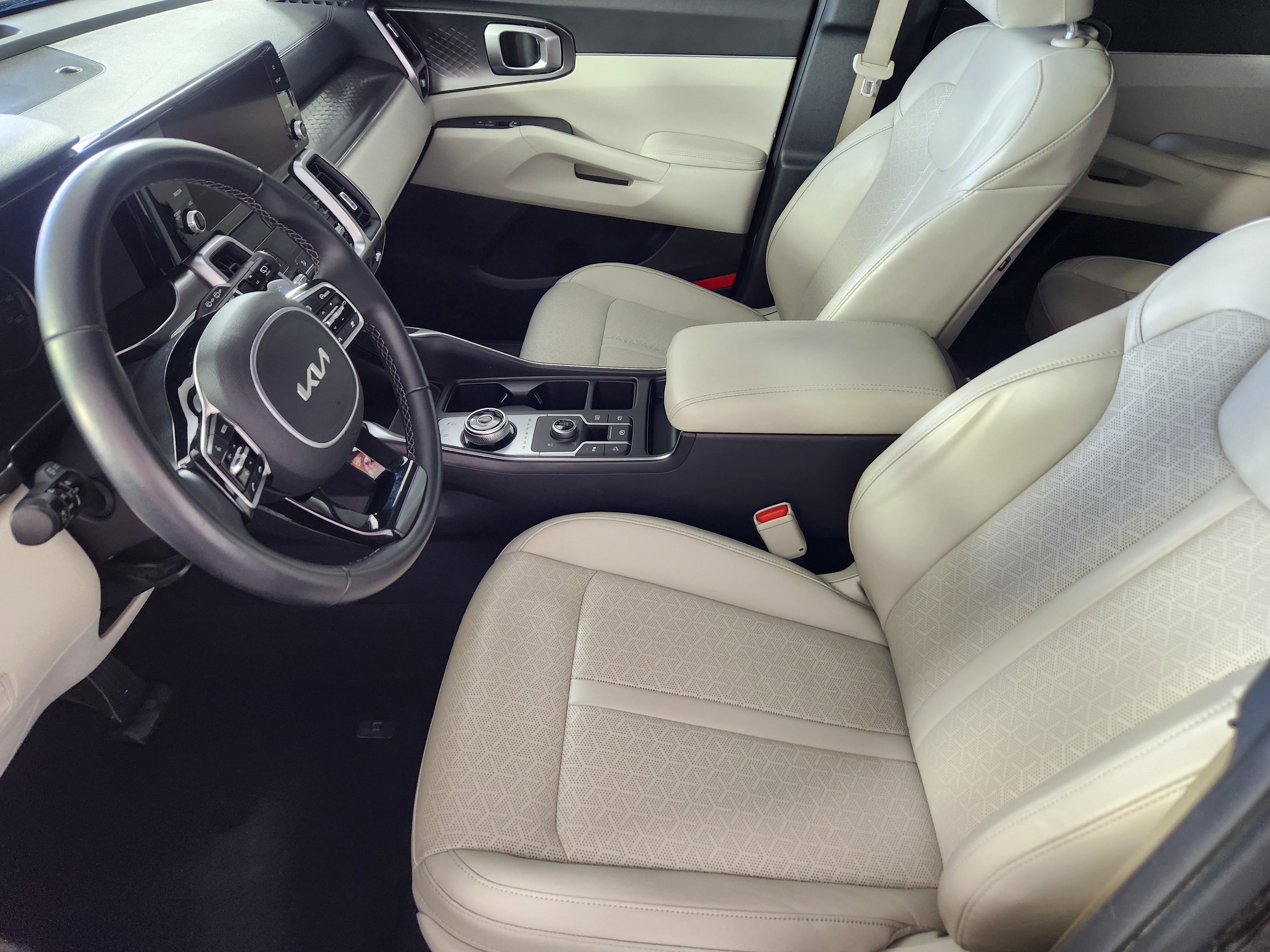 Used 2023 Kia Sorento EX image 11