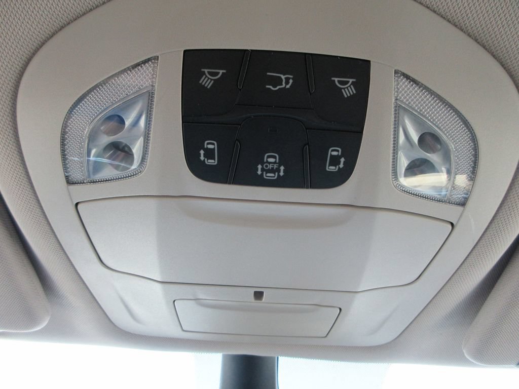Used 2024 Chrysler Pacifica Touring-L FWD image 31