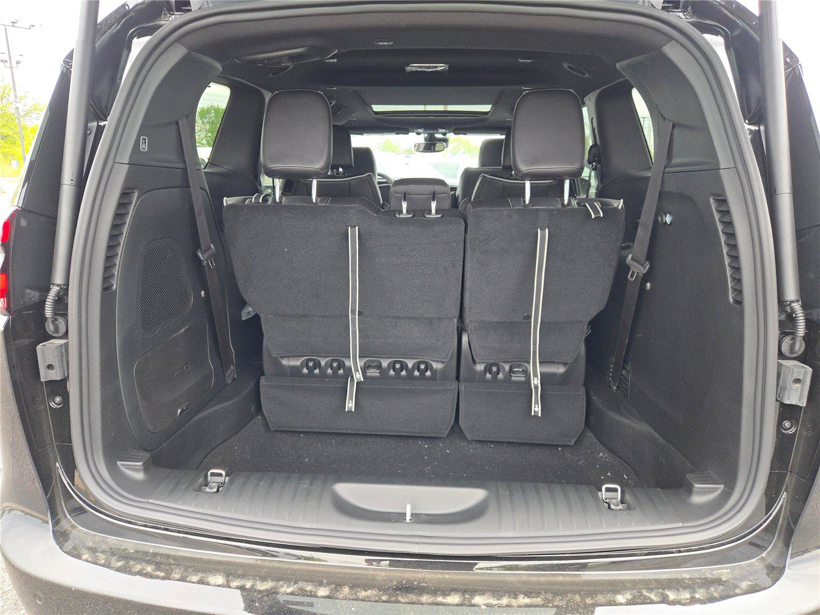 New 2027 Chrysler Pacifica Limited AWD/4WD image 19
