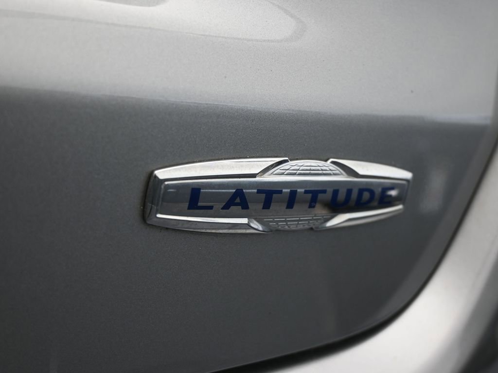 Used 2020 Jeep Compass Latitude image 35