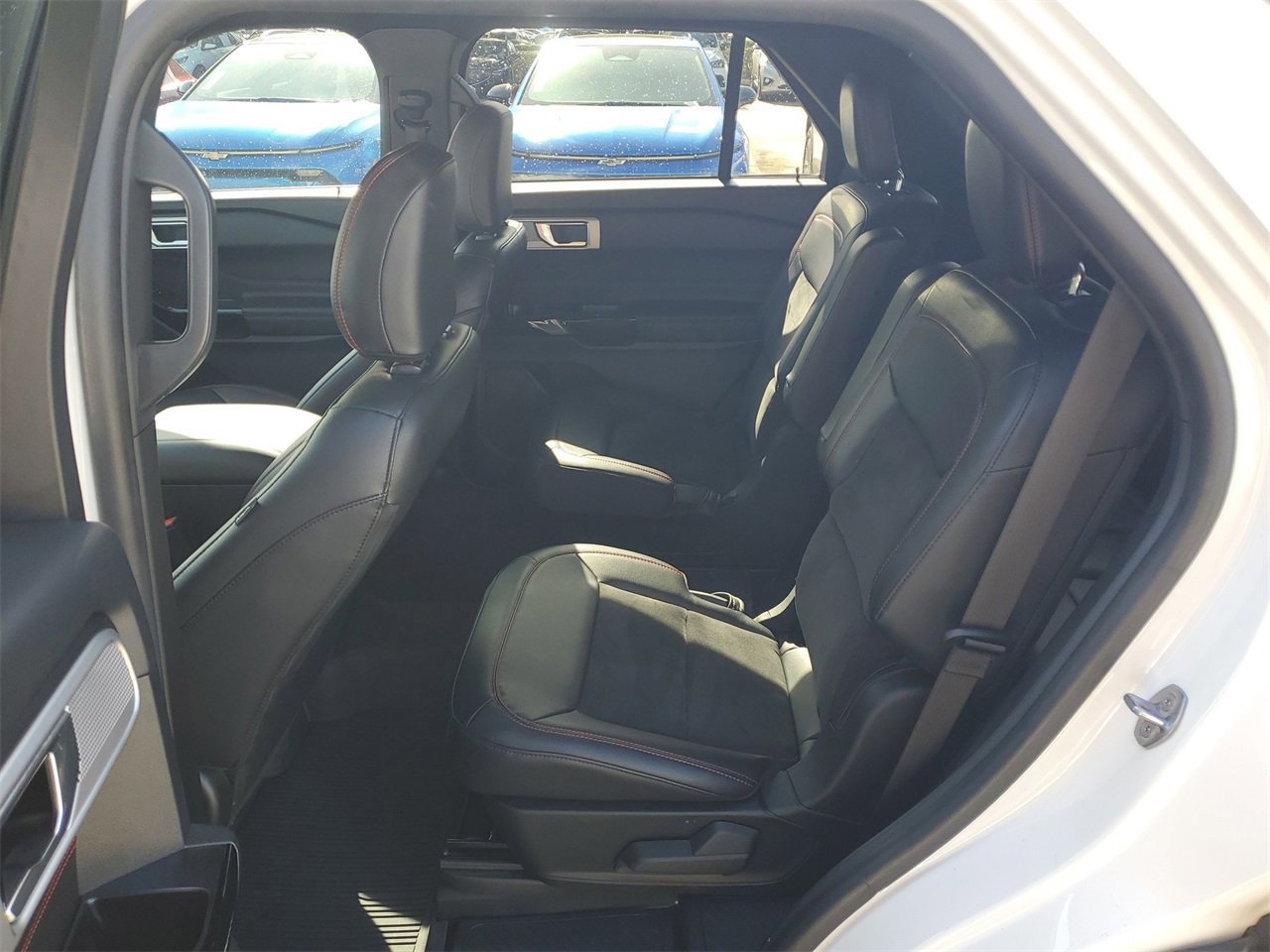 Used 2023 Ford Explorer ST-Line w/ Class IV Trailer Tow Package image 10