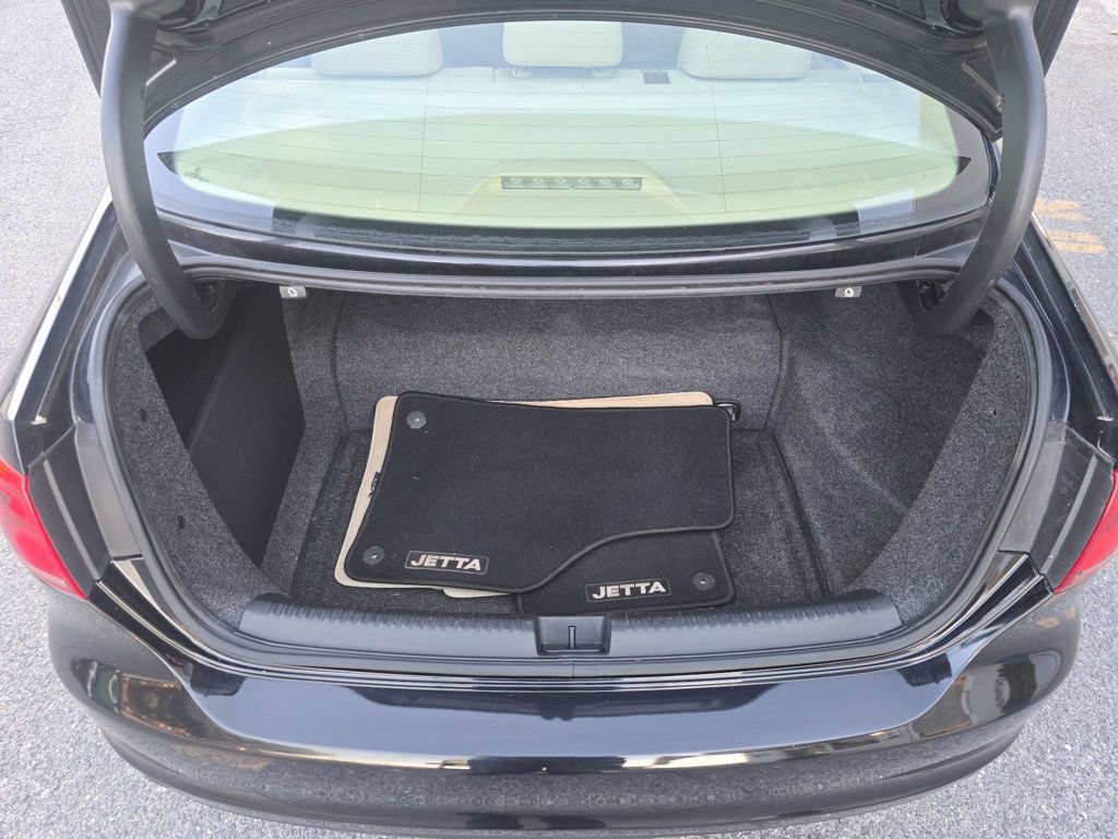 Used 2014 Volkswagen Jetta SE FWD image 18