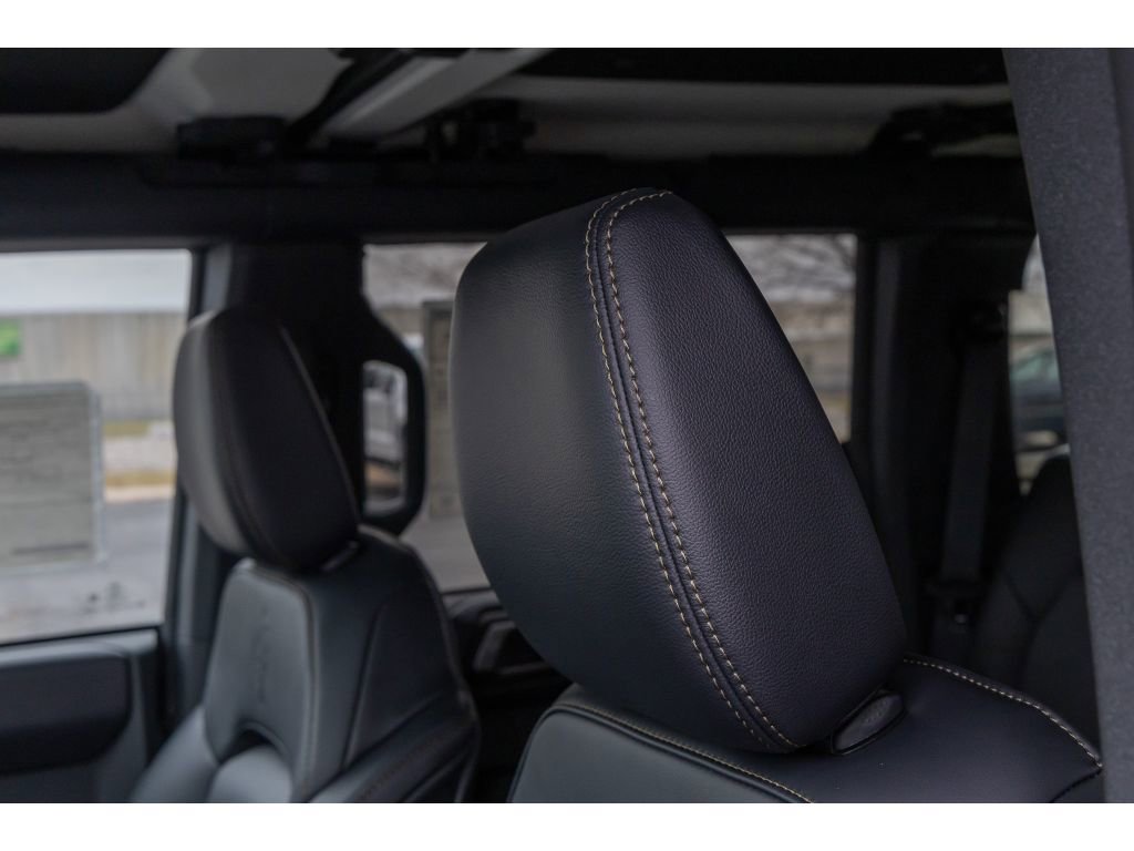 New 2025 Ford Bronco Badlands AWD/4WD image 17