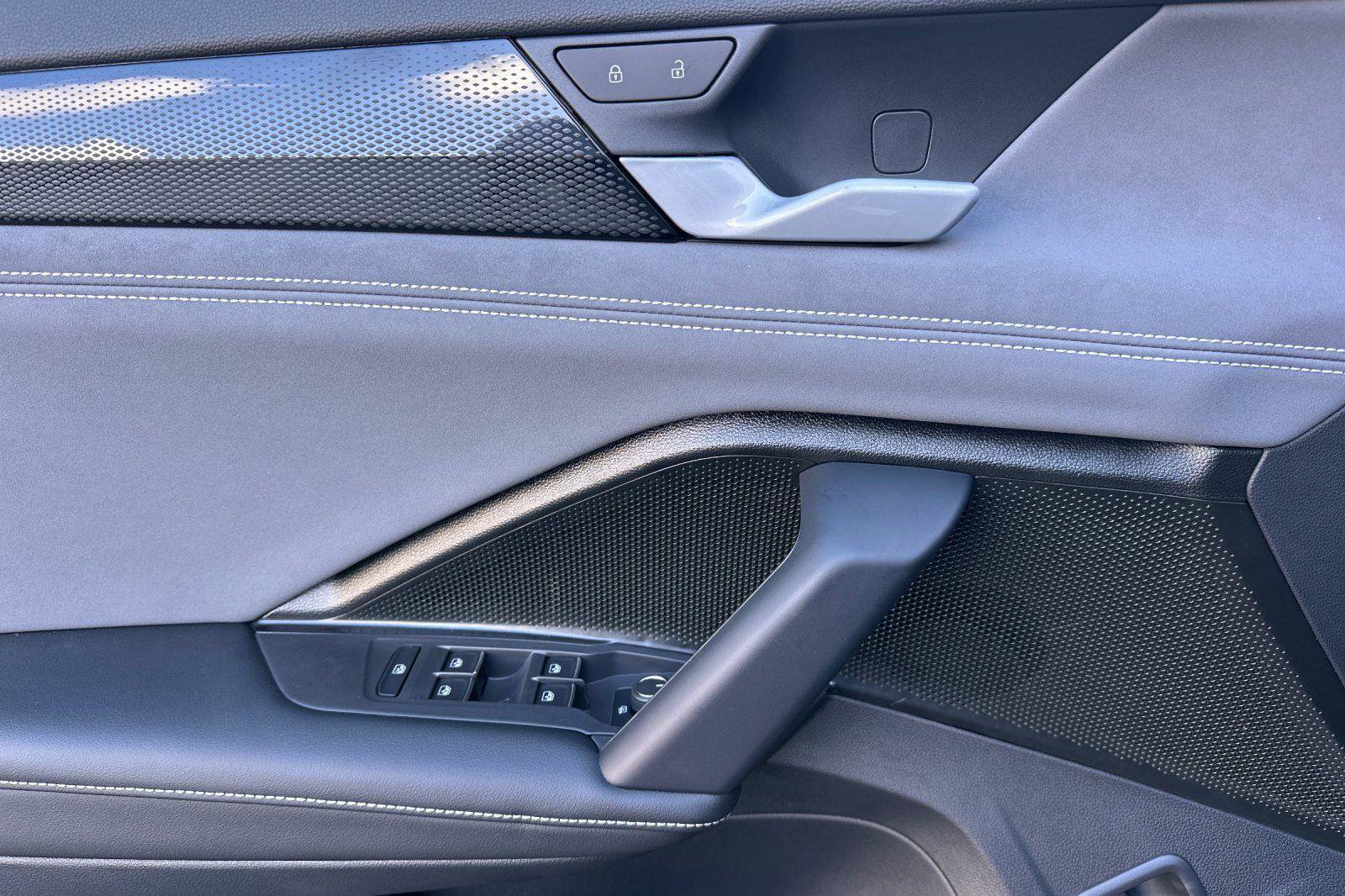 New 2026 Volkswagen Tiguan SE R-Line image 10