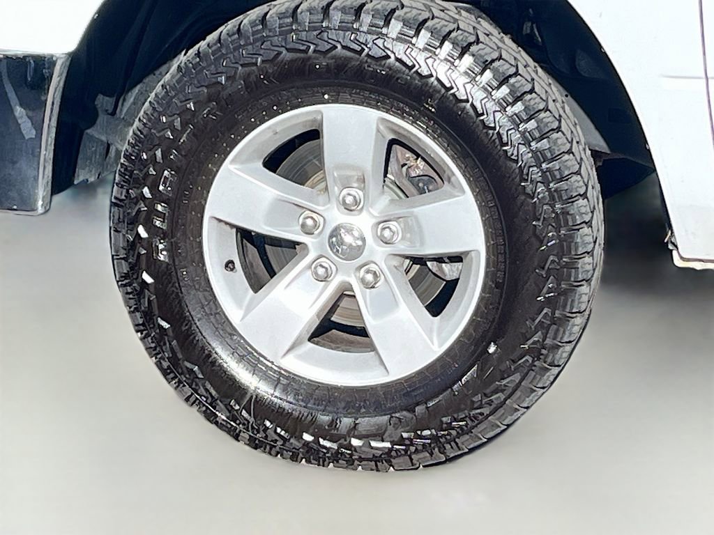 Used 2021 RAM 1500 Tradesman w/ Chrome Appearance Group AWD/4WD image 28