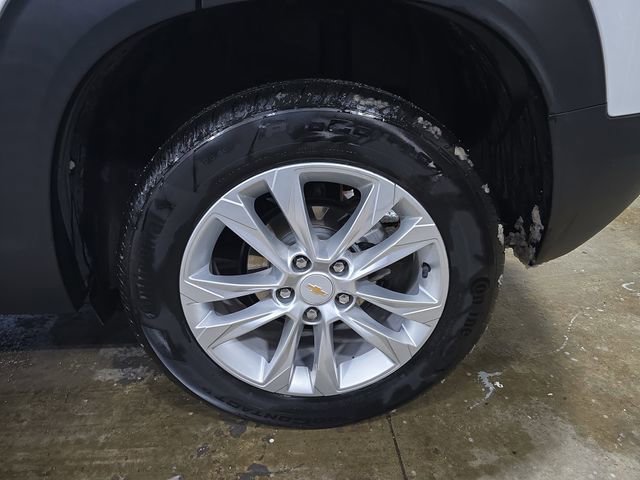 Used 2023 Chevrolet TrailBlazer LS image 32