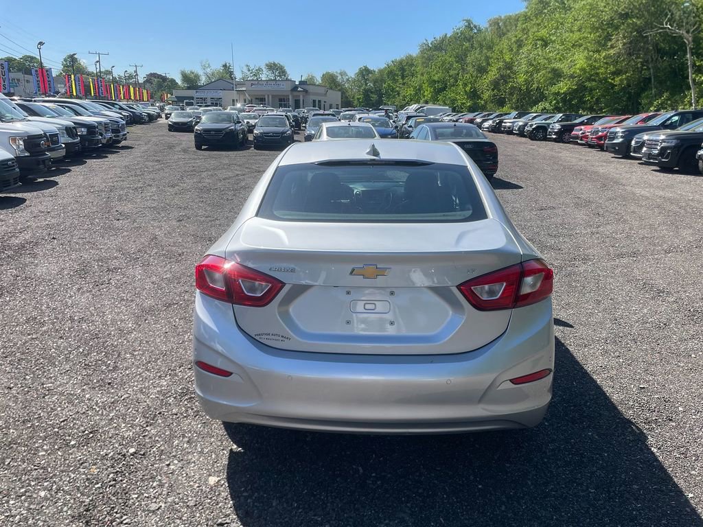 Used 2018 Chevrolet Cruze LT w/ Convenience Package FWD image 6