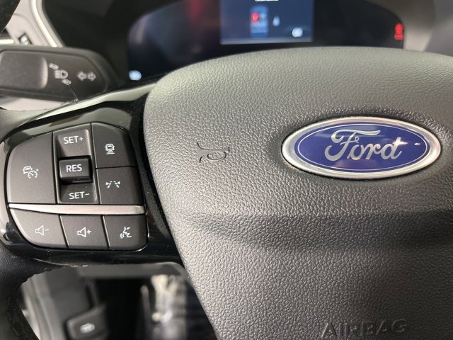 Used 2025 Ford Escape Platinum image 9