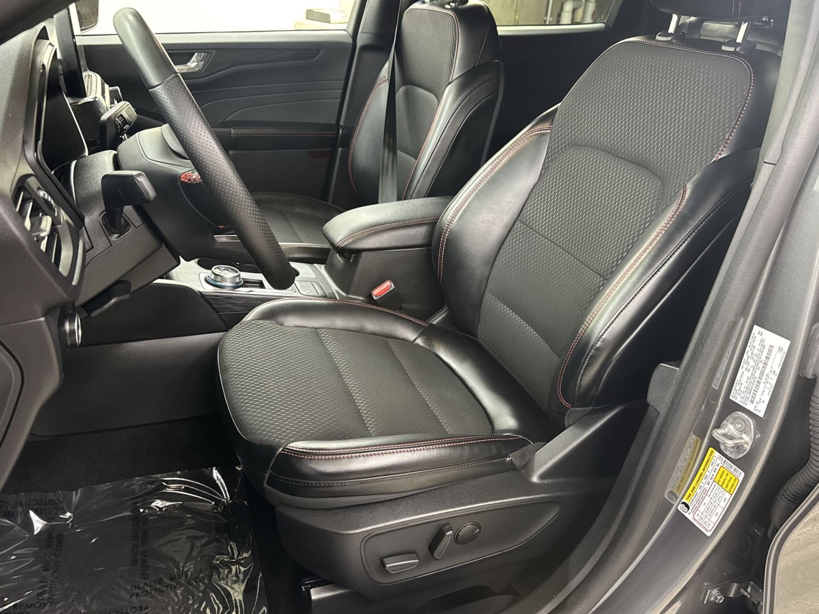 Used 2025 Ford Escape ST-Line AWD/4WD image 14