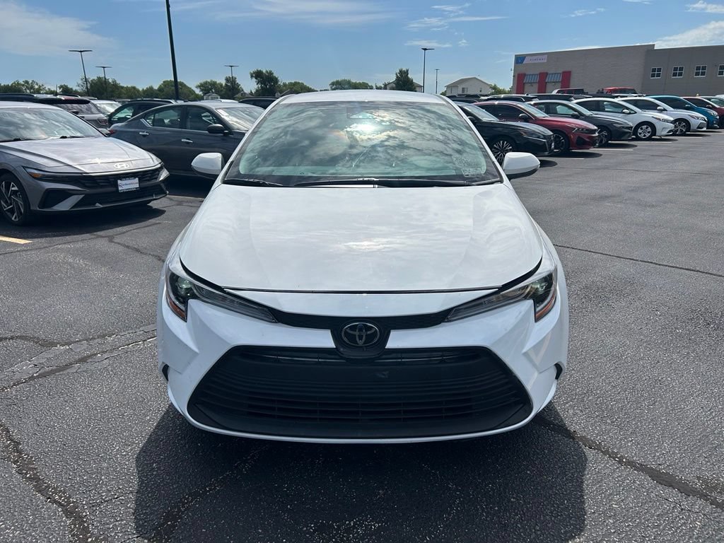 Used 2026 Toyota Corolla LE FWD image 4
